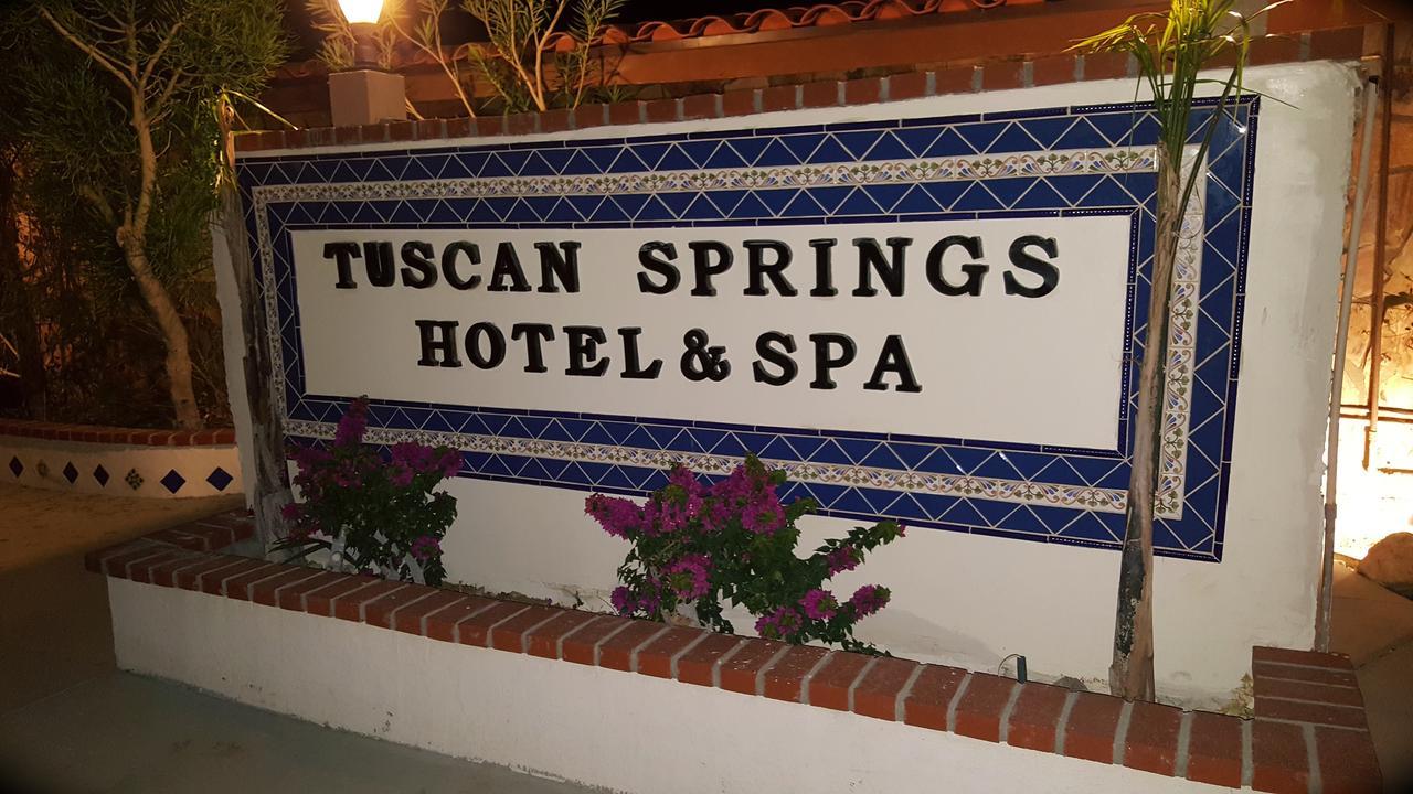 דזרט הוט ספרינגס Tuscan Springs Hotel & Spa מראה חיצוני תמונה